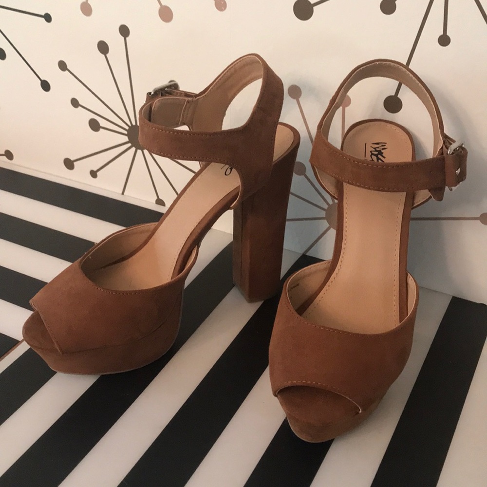 Camel suede Mossimo platform heels